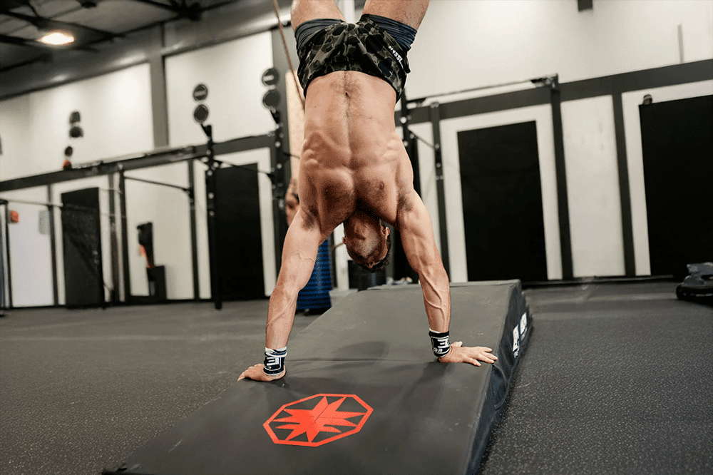 De Principiante a Experto: Cómo Dominar los Handstand Push-Ups